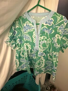 Source Unknown Green Floral Peplum Tunic with Blue and White Accents